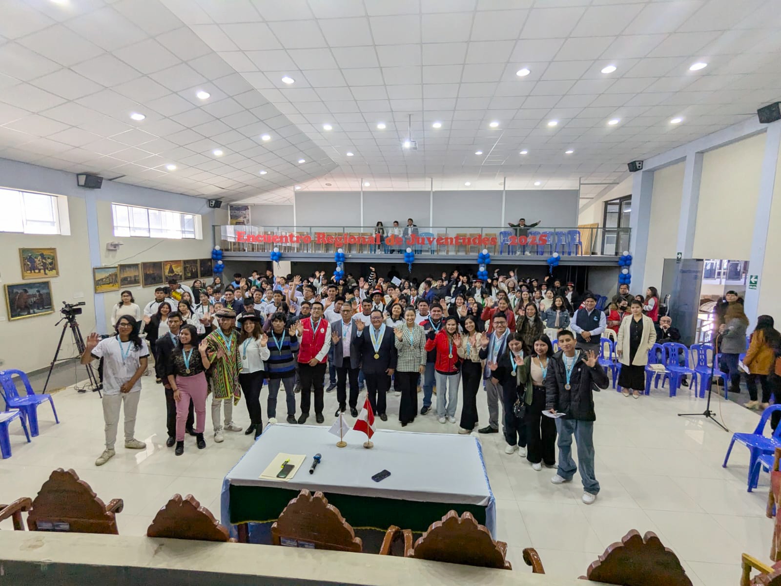 Cientos de jóvenes participan en el Primer Encuentro Regional de Juventudes 2025 en Ayacucho