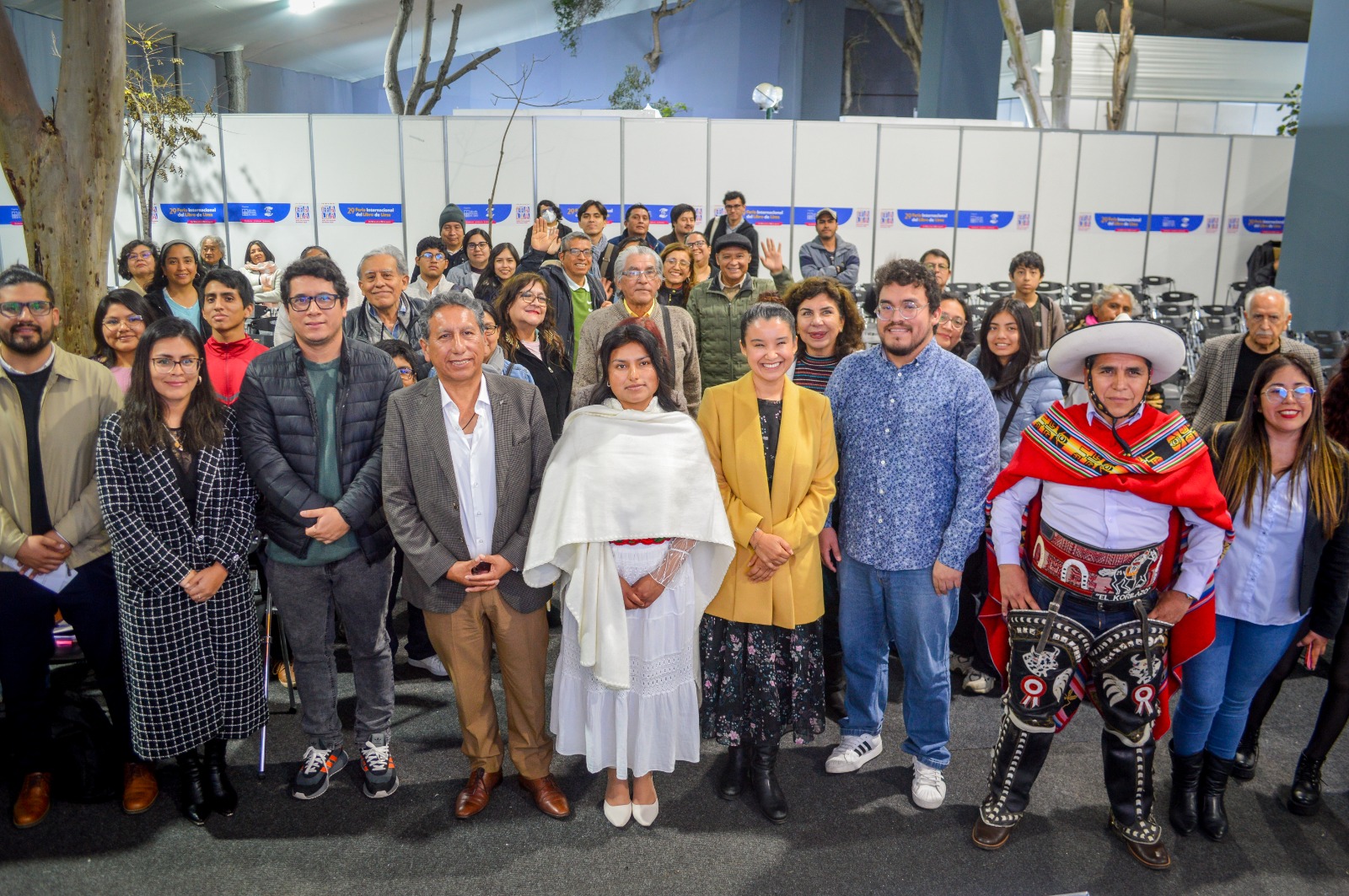 Angie Meza ganadora del Premio Nacional de la Juventud 2024 participó en el Conversatorio ´Voces de la literatura regional´, organizado por la Casa de la Literatura con apoyo de la SENAJU