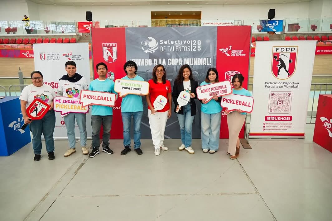 Jóvenes del Programa de Voluntariado de la SENAJU participaron en organización del ´Torneo Selectivo Pickleball 2025´