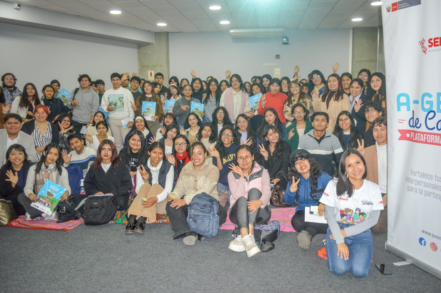 Más de 400 jóvenes de todo el país participaron en el ´Café de Salud Mental´ innovador espacio de la SENAJU que promueve el autocuidado